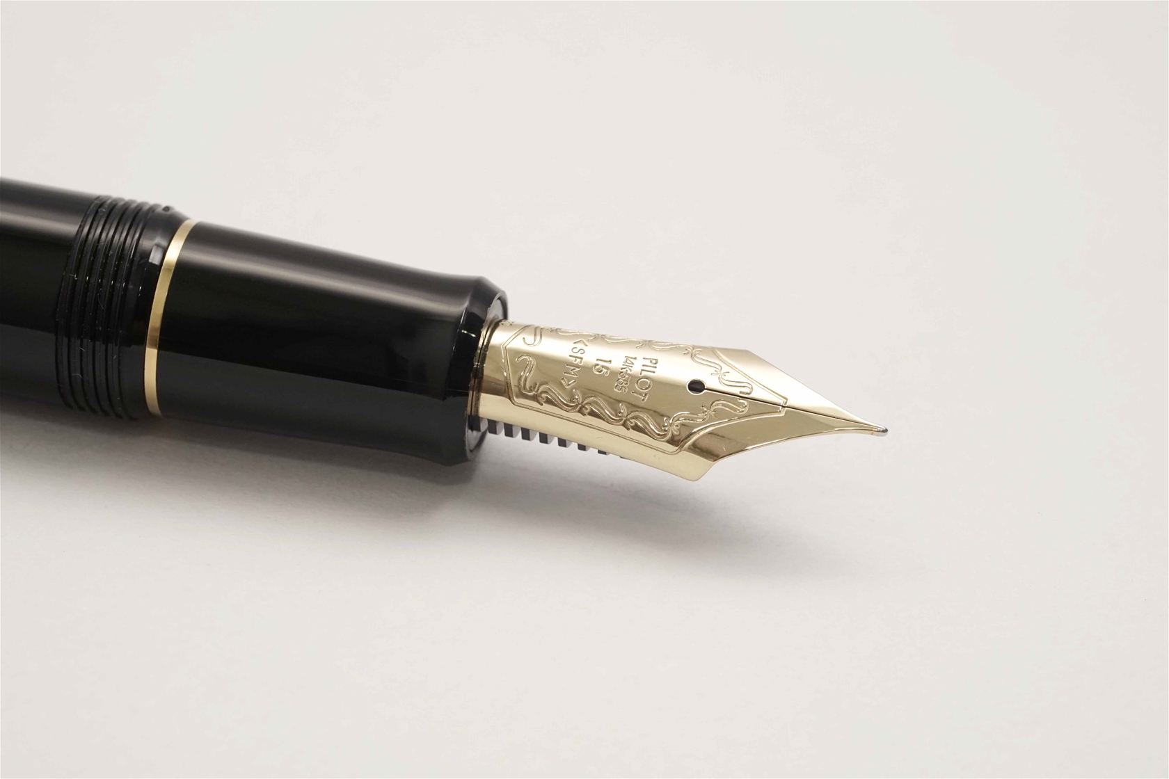 B57 万年筆 カスタム743 未使用 14K585 15号 FA CON70 B57 万年筆 カスタム743 未使用 14K585 15号 FA CON70